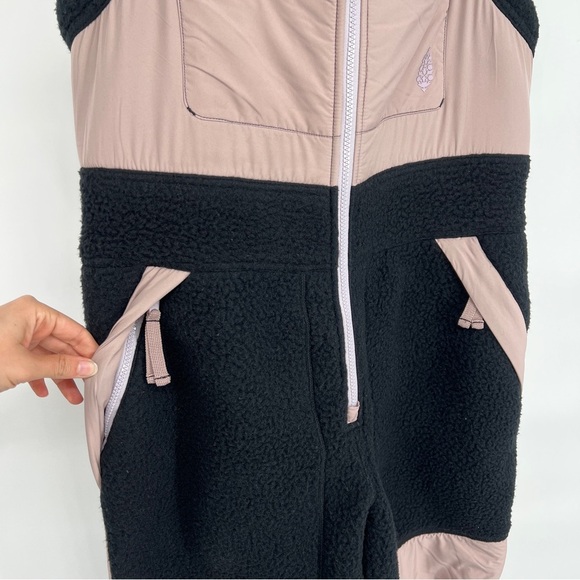 Free People Hit The Slopes Black Purple Sherpa Outdoor Winter Overalls Ski Bib S - Picture 3 of 9